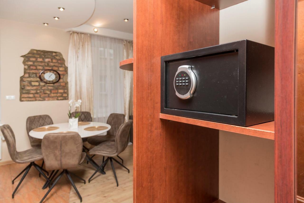 Baltic Amber In Diplomatic District & Free Parking Apartment Riga Bagian luar foto
