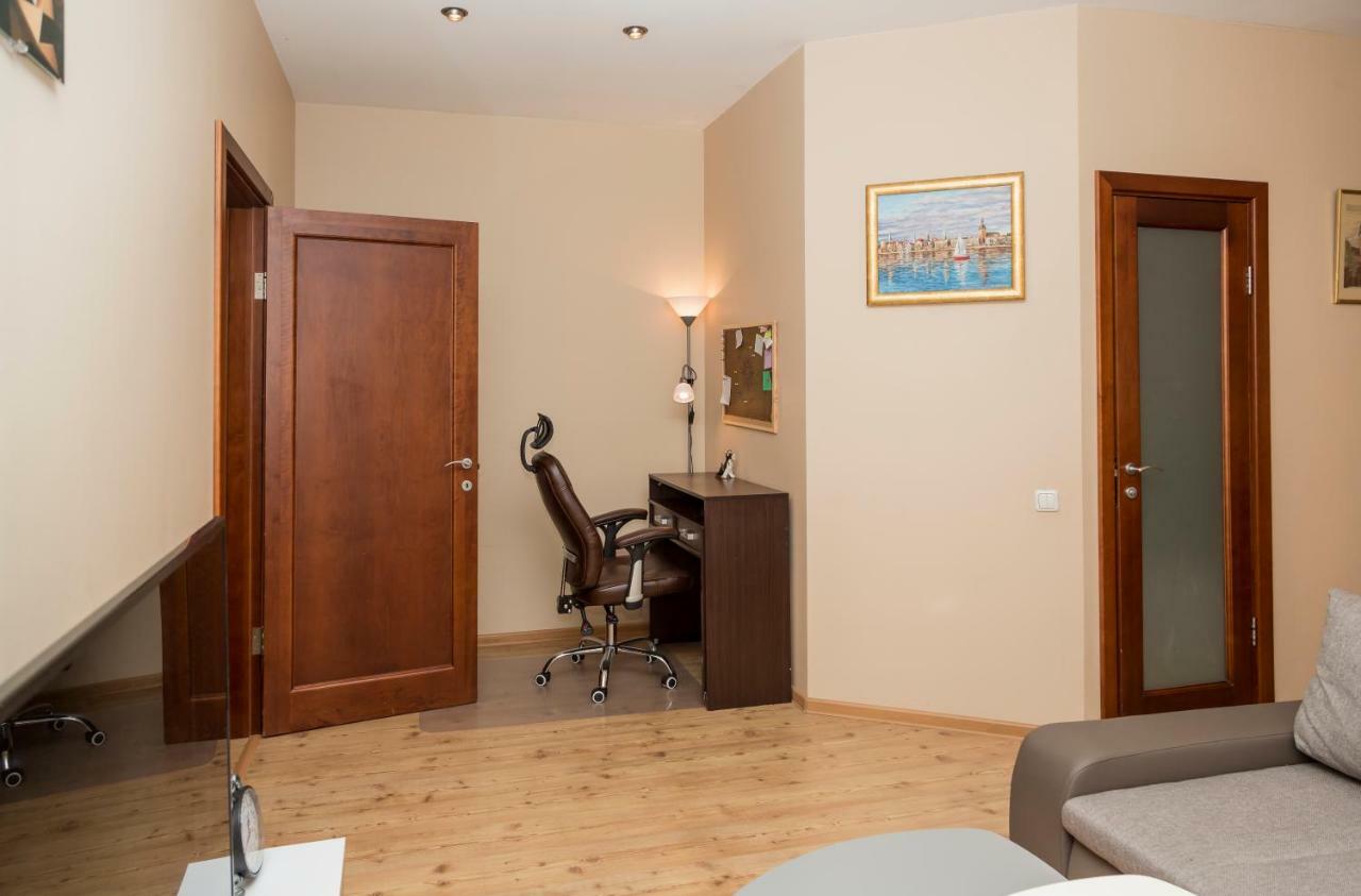 Baltic Amber In Diplomatic District & Free Parking Apartment Riga Bagian luar foto